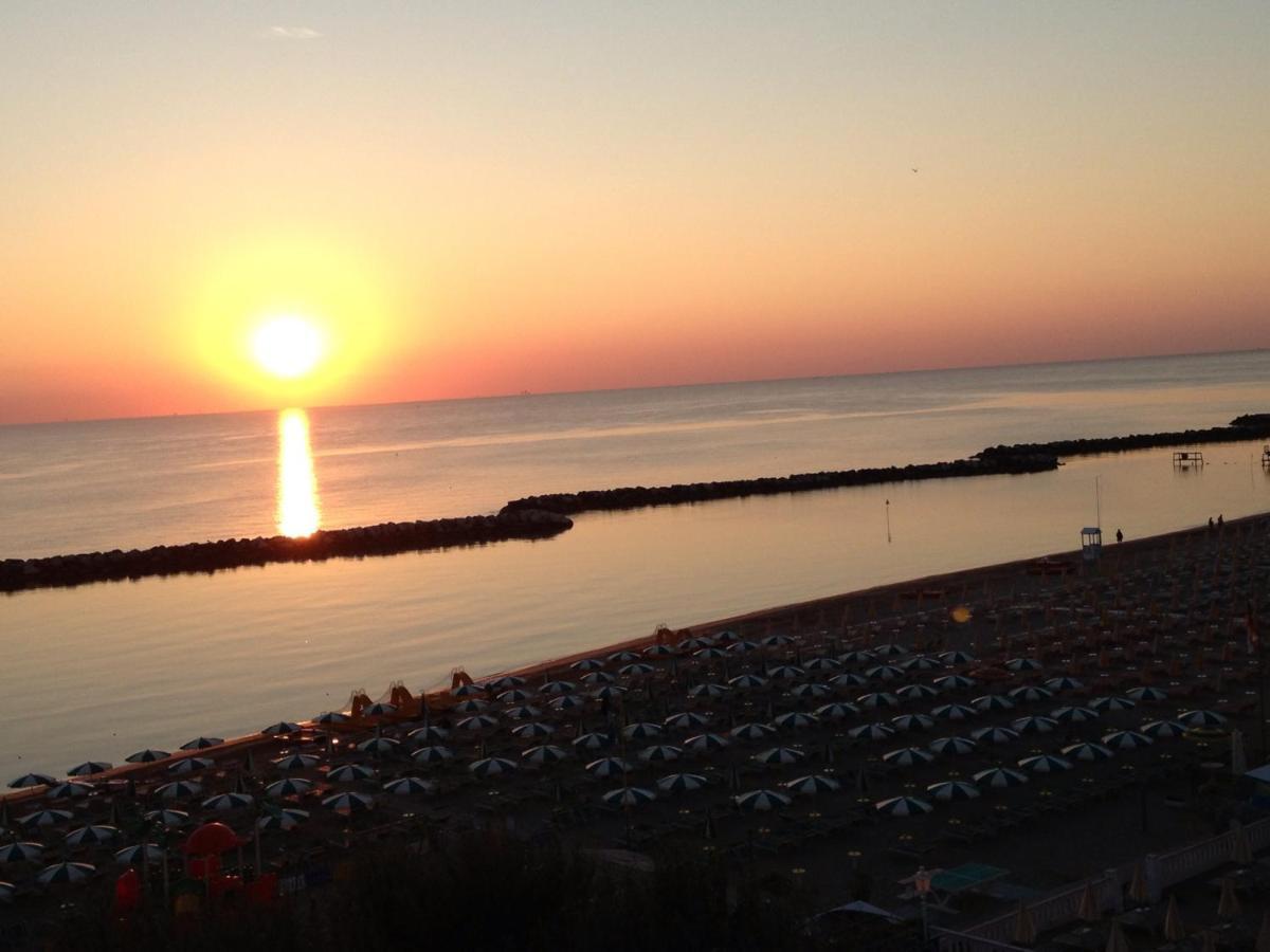 Hotel Stanchini Bellaria-Igea Marina Exterior photo